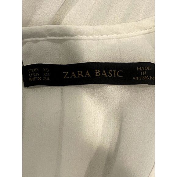 ZARA Sleeveless Pleated Solid Flowy Blouse Lined Key Hole Back Button XS White - Picture 9 of 14